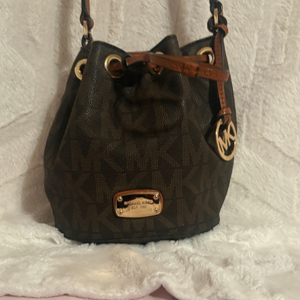 EUC Michael Kors Brown Logo Drawstring Bucket Bag with Tan Strap & Gold Hardware